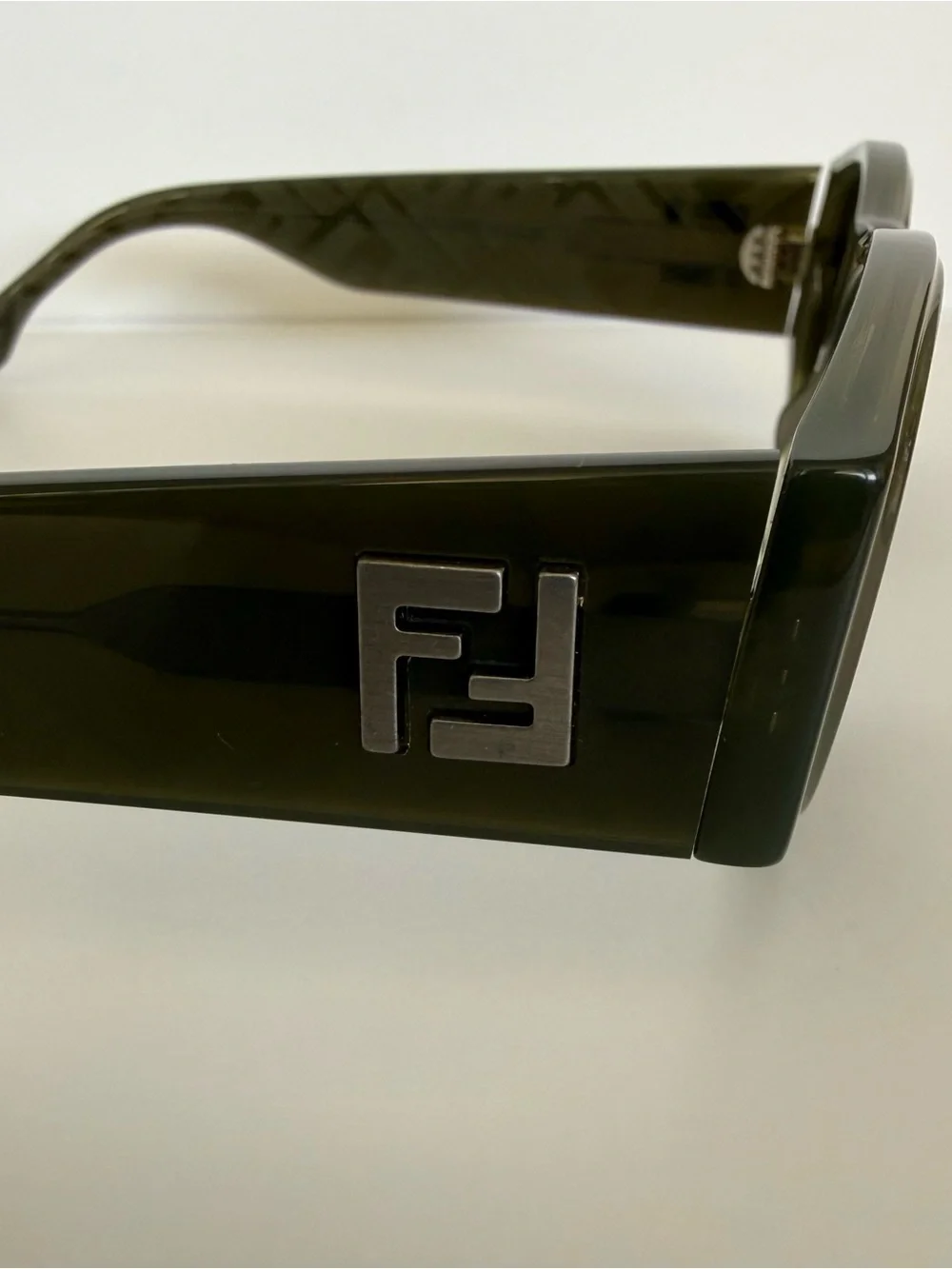 NEW!!! Fendi green sunglasses FE40158I 96N Authentic